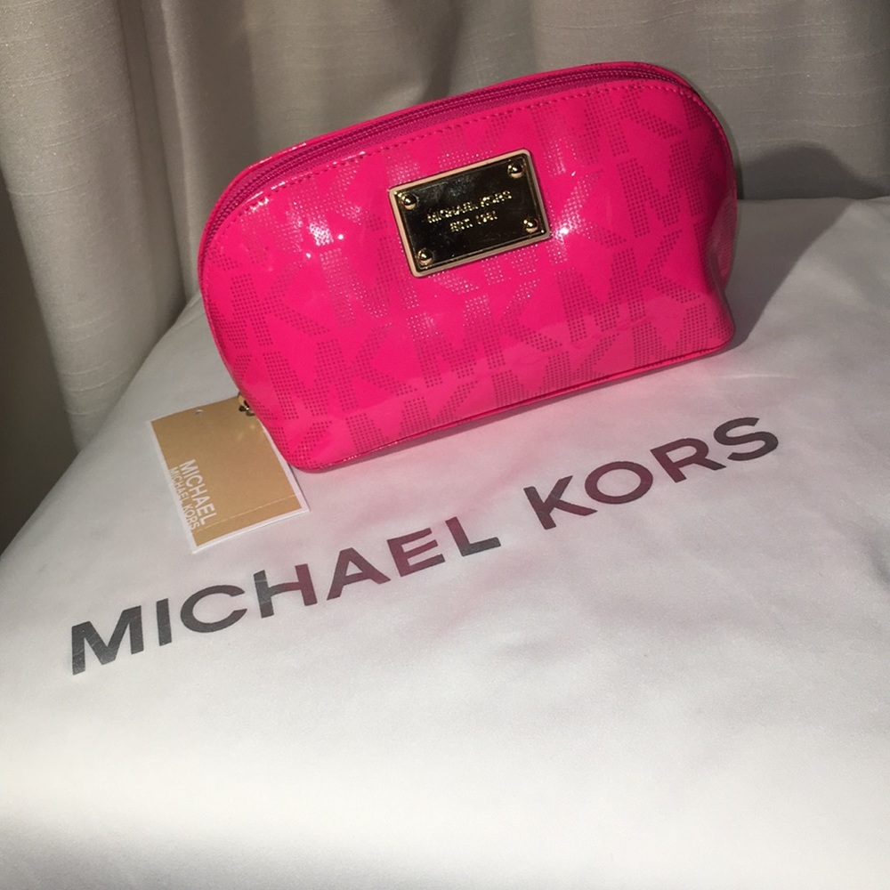 Michael Kors Jet Set Cosmetic Neon Pink Sig Print